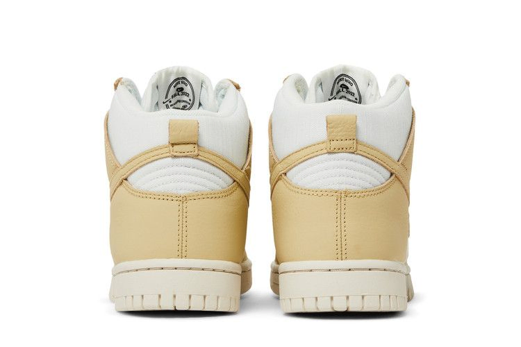 Кроссовки Nike Wmns Dunk High LX 'Certified Fresh - Team Gold'