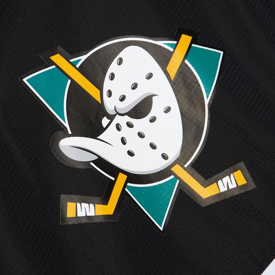 Ветровка с капюшоном Mitchell & Ness Black Anaheim Ducks Vintage Logo Ultimate Lightweight Full-Zip Windbreaker Jacket
