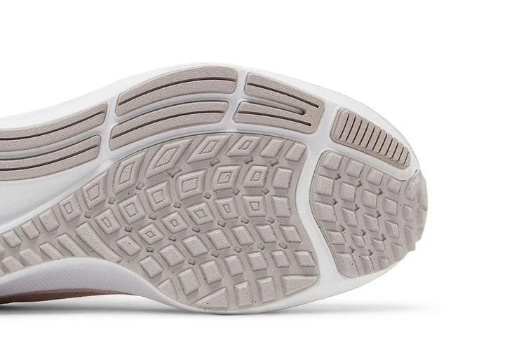 Krossovki-Nike-Wmns-Air-Zoom-Pegasus-38-Champagne-4