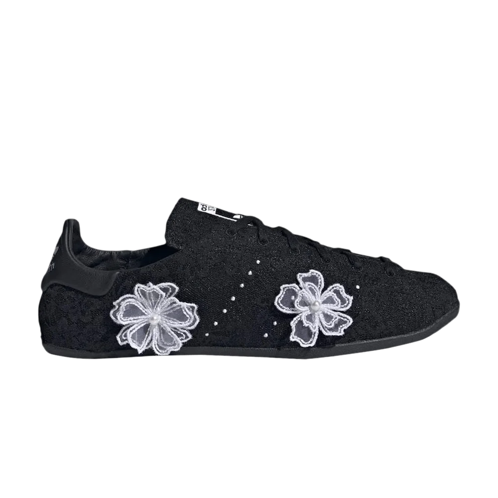 Krossovki-atmos-pink-x-adidas-Wmns-Stan-Smith-Lo-Pro-Floral-Lace