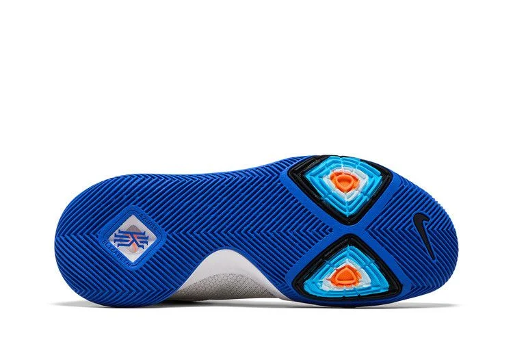 Krossovki-Nike-Kyrie-3-Duke-3