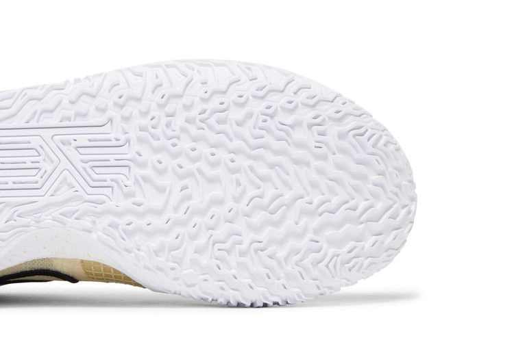 kyrie-low-4-tb-team-gold-dm5041-701_04