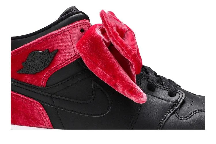 Кроссовки Air Jordan 1 Mid Bow XLD GS 'Noble Red'