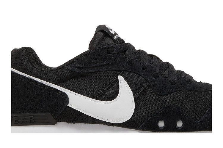 wmns-venture-runner-black-white-ck2948-001_01