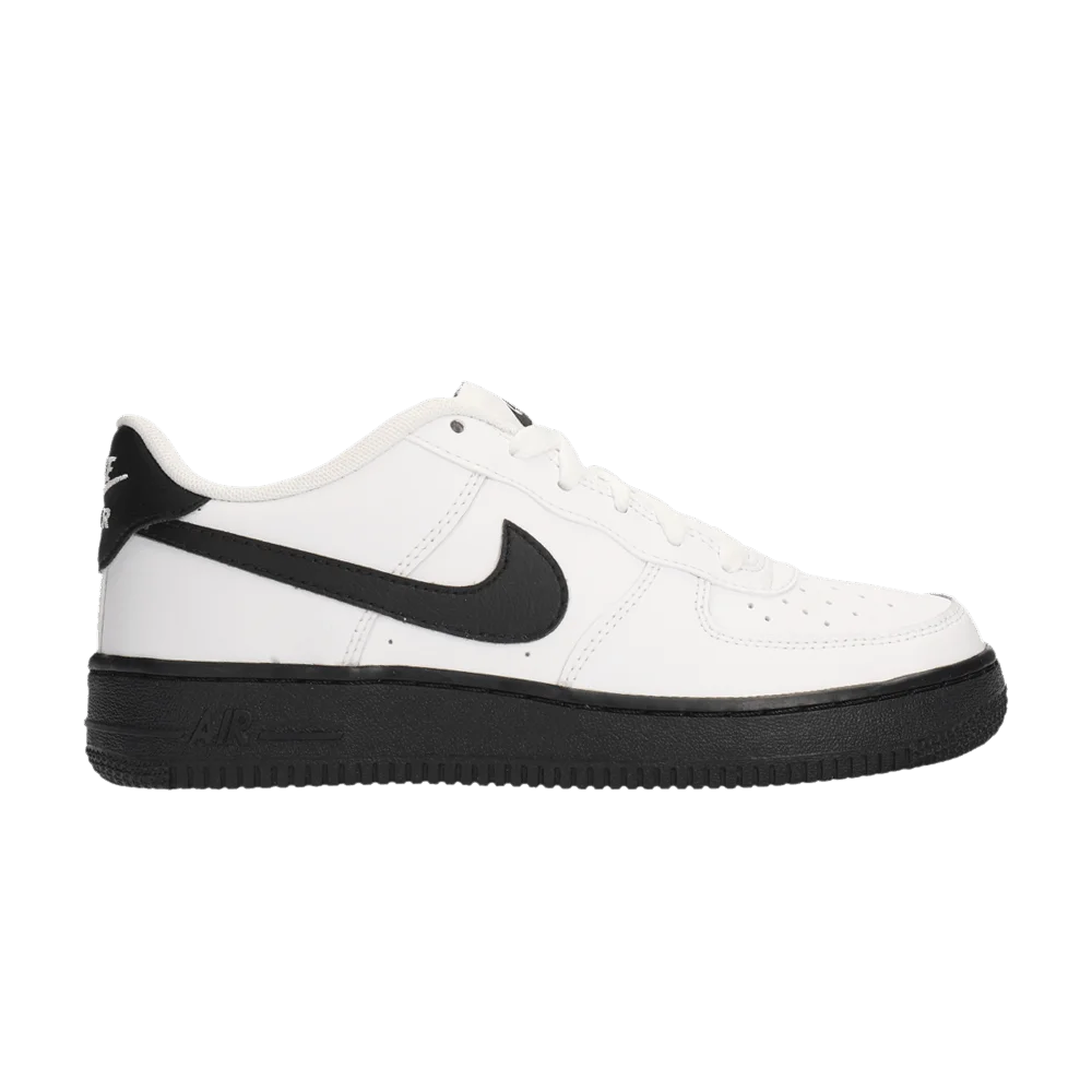 Krossovki-Nike-Air-Force-1-GS-White-Black-1