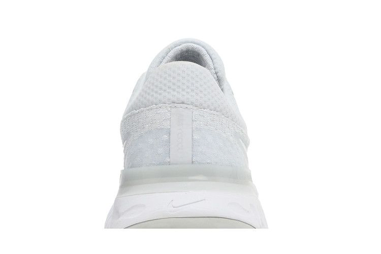 wmns-react-infinity-run-flyknit-3-pure-platinum-dd3024-004_06