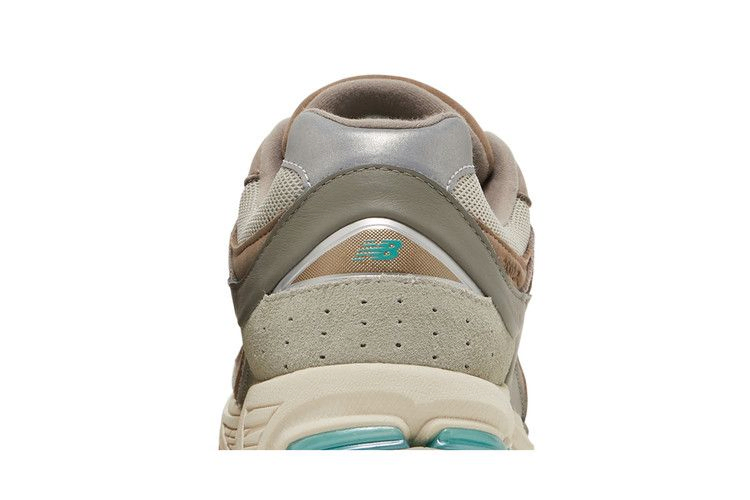 Кроссовки atmos x New Balance 2002R 'Oasis'