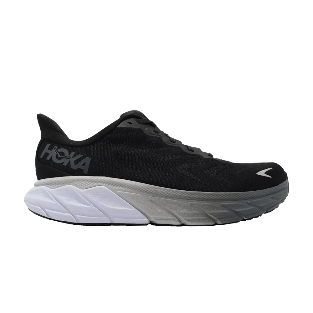Krossovki-HOKA-Arahi-6-2E-Wide-Black-White