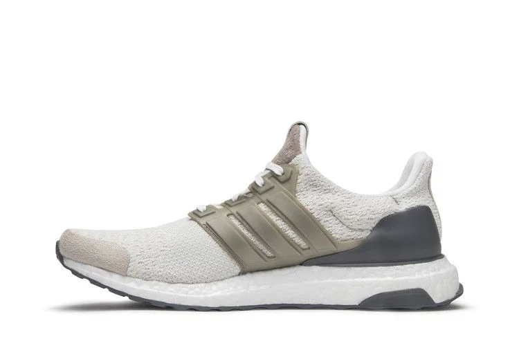 Krossovki-Sneakersnstuff-x-Social-Status-x-adidas-UltraBoost-Lux-Vintage-White-2