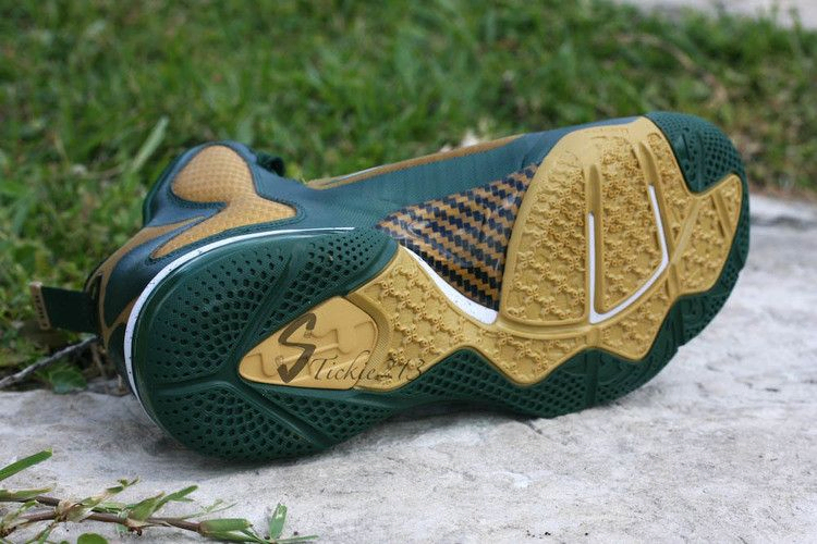 Кроссовки Nike LeBron 9 'SVSM Away' PE