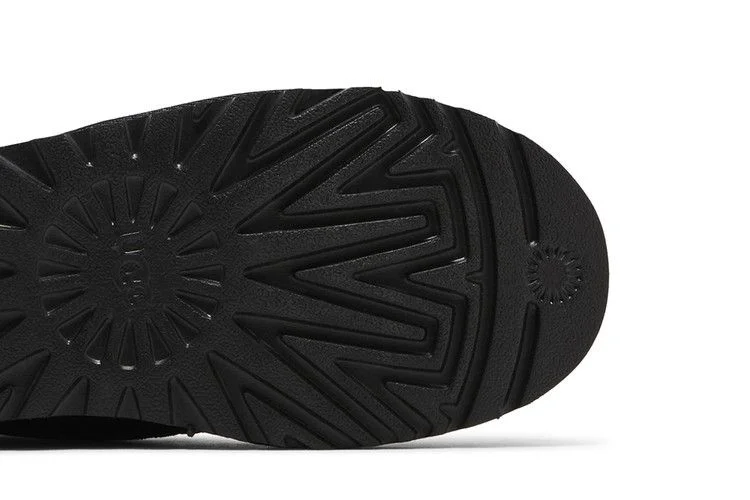 UGG-Neumel-Moc-Black-4