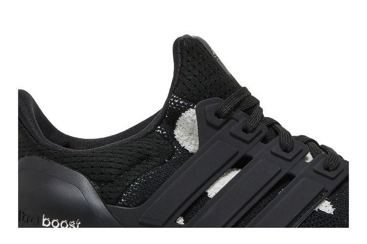 Кроссовки adidas Wmns UltraBoost Cold.RDY 'Polka Dot'
