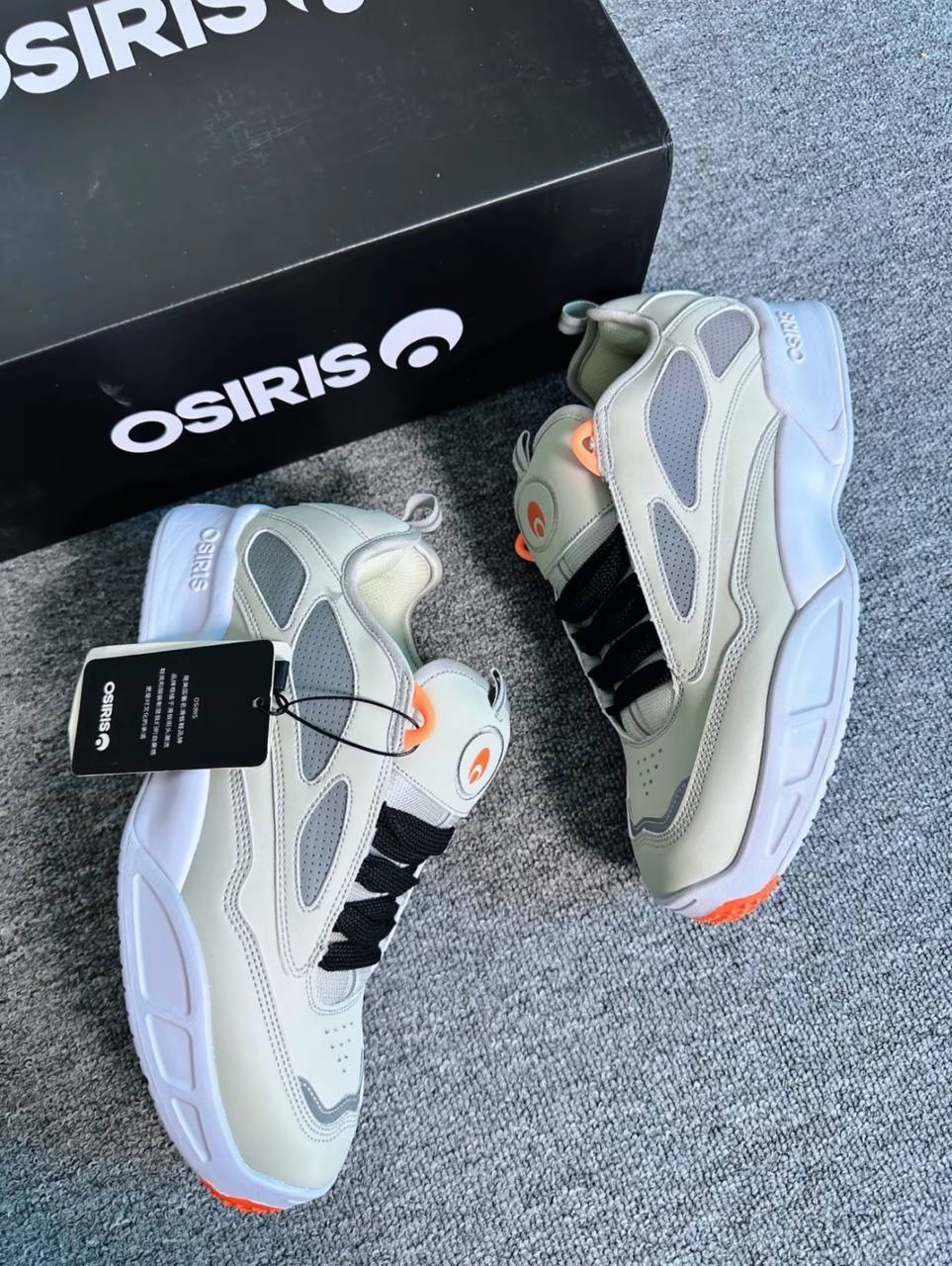 Osiris-Graff-Grey-Orange-Art-1