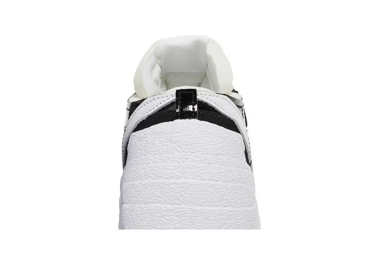 Кроссовки sacai x Nike Blazer Low 'Black Patent'
