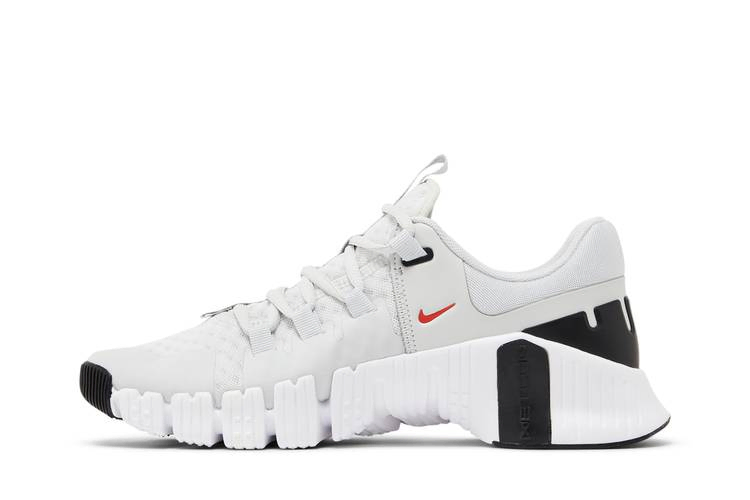 Кроссовки Nike Wmns Free Metcon 5 'Photon Dust Picante Red'