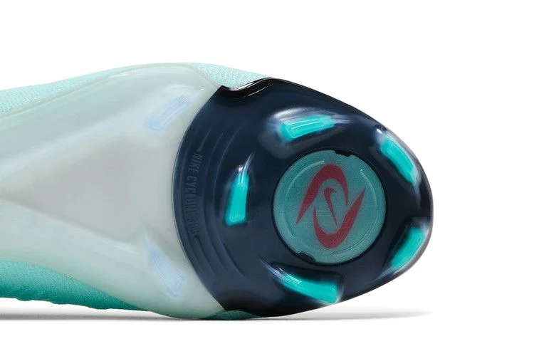 Krossovki-Nike-Phantom-GX-2-Elite-FG-Mad-Energy-Pack-4