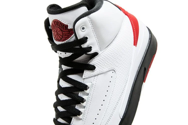Krossovki-Air-Jordan-2-Retro-Chicago-2022-9