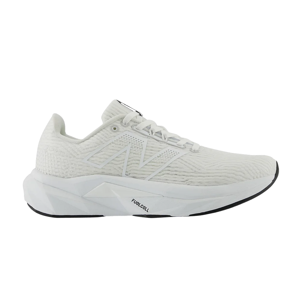 Krossovki-New-Balance-Wmns-FuelCell-Propel-v5-White-Black