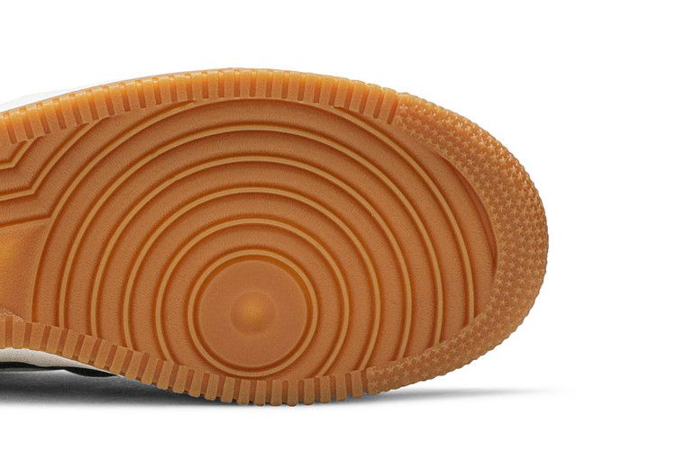 Кроссовки Nike Air Force 1 High 07 LV8 'Black Orange Gum'