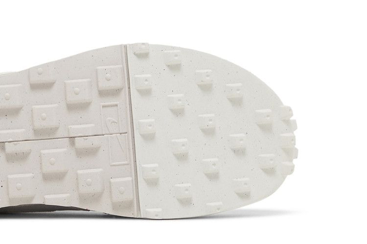 wmns-fontanka-waffle-platinum-light-soft-pink-dc3579-006_04