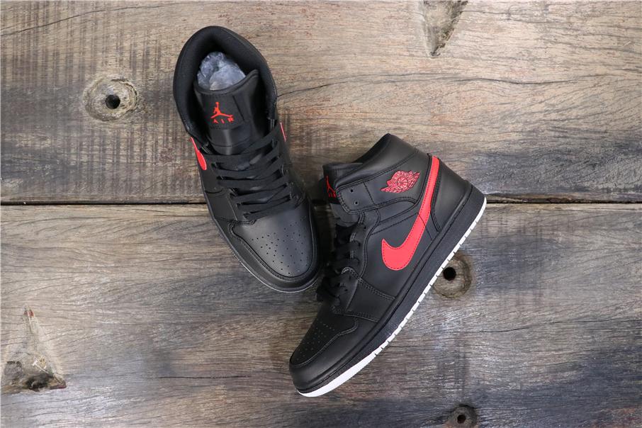 Air-Jordan-1-Retro-Mid-Anthracite-7