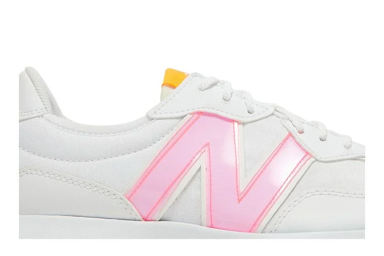 Кроссовки Coco Gauff x New Balance Wmns 327 'White Impulse'