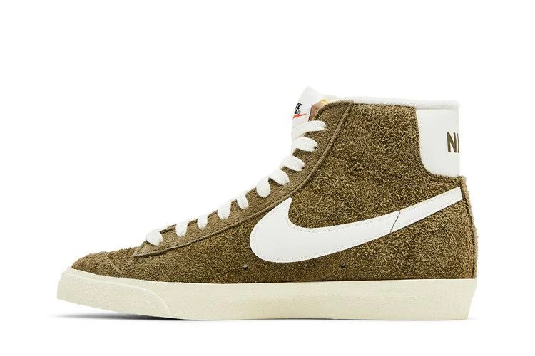 Кроссовки Nike Wmns Blazer Mid '77 Vintage 'Olive Suede'