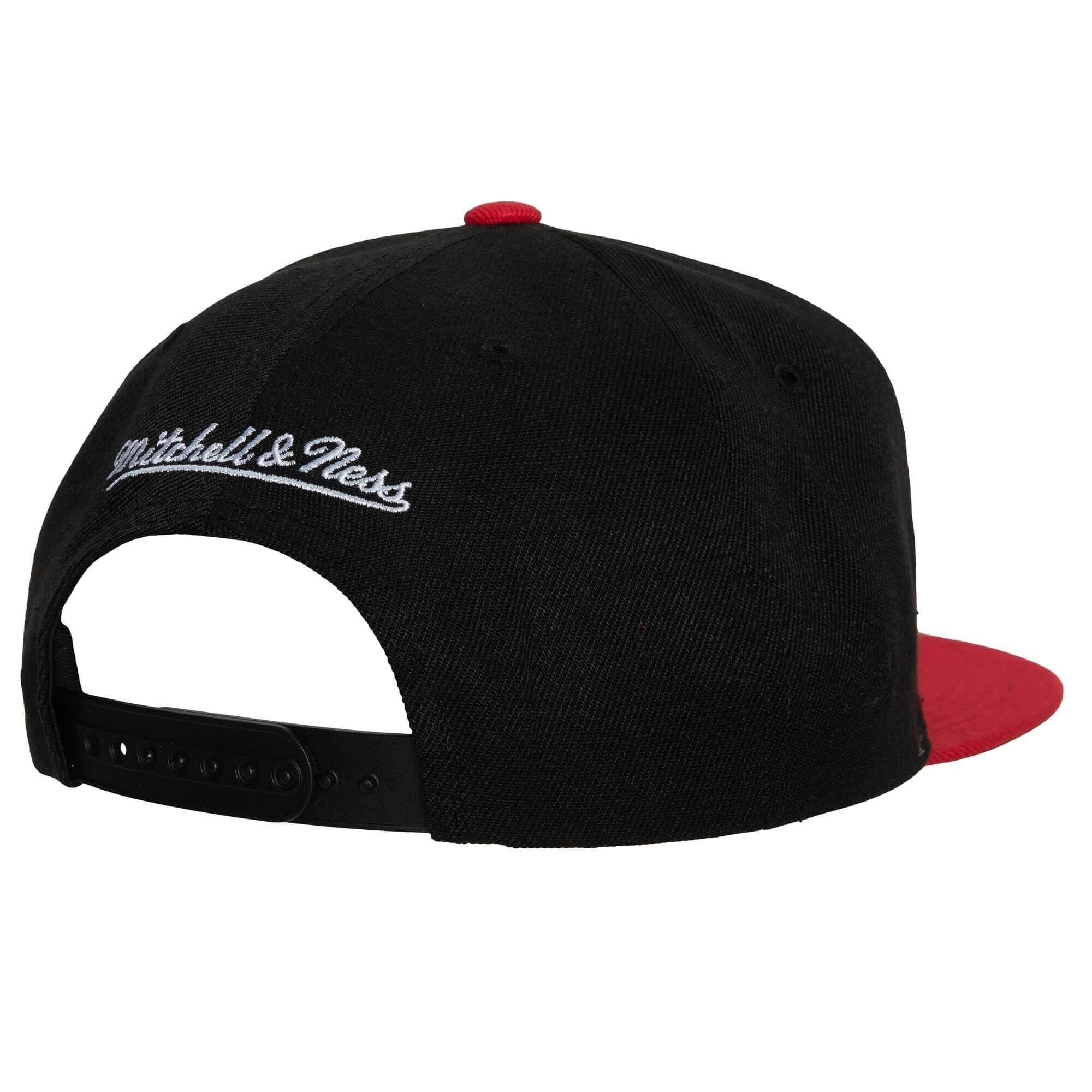 Бейсболка Mitchell & Ness Low Big Face Snapback HWC Miami Heat Hat