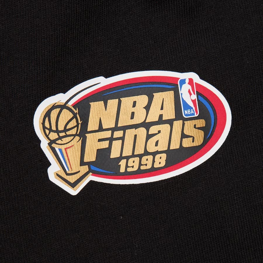 Футболка Mitchell & Ness Black Chicago Bulls Hardwood Classics Retro Logo V-Neck T-Shirt