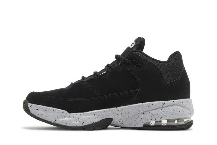 Krossovki-Air-Jordan-Max-Aura-3-GS-Black-Wolf-Grey-2