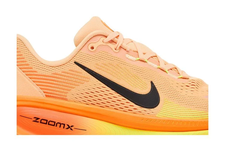 Кроссовки Nike Vomero 18 'Orange Chalk'