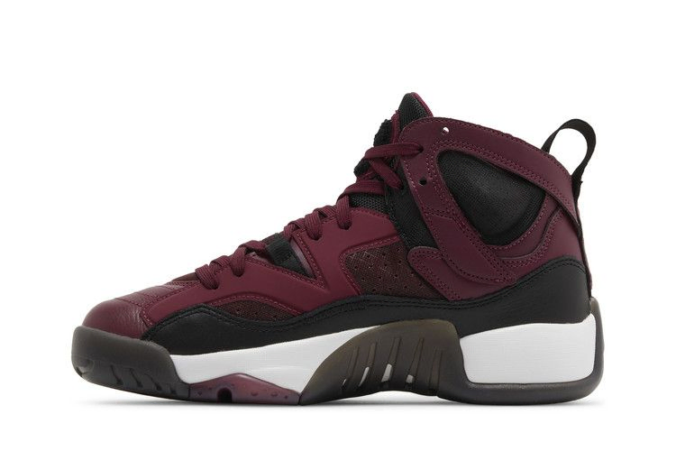 wmns-jumpman-two-trey-bordeaux-dr9631-600_02