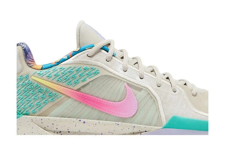 Krossovki-Titan-x-Nike-Wmns-Sabrina-2-EP-Make-Space-1