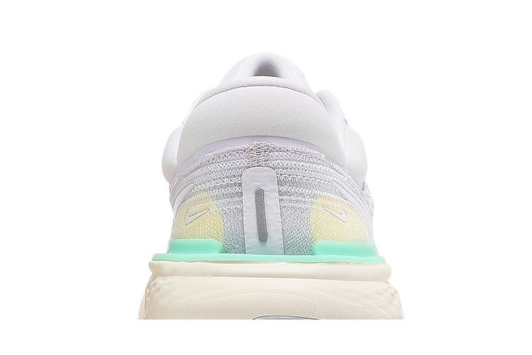 Кроссовки Nike Wmns ZoomX Invincible Run Flyknit 'Light Violet'