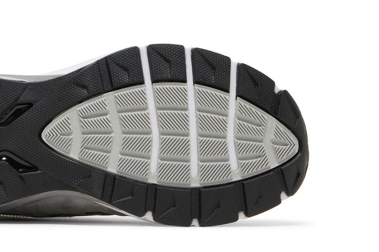 990-grey-white-m990gl52e_04