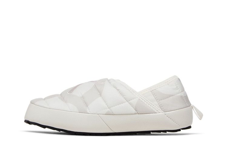 kaws-x-wmns-thermoball-traction-mule-vp-moonlight-ivory-nuptse-nf0a819n-944_02