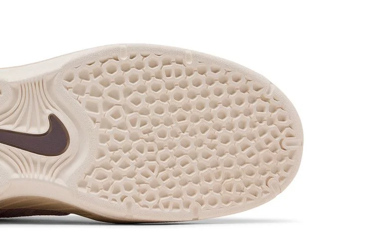 Krossovki-Nike-Vertebrae-SB-Pink-Foam-4