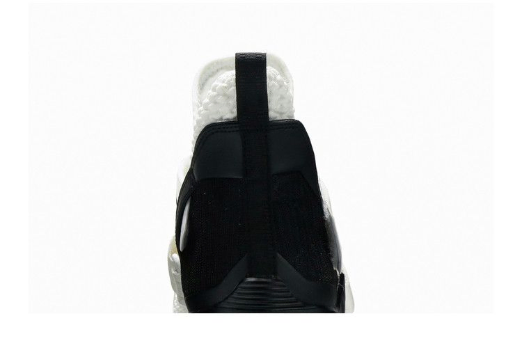 lebron-soldier-12-tb-white-black-at3872-101_06