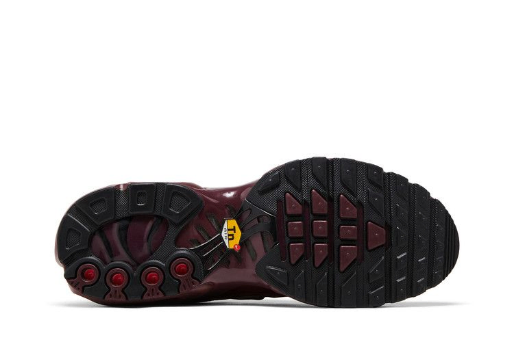 Кроссовки Nike Women's Air Max Plus SE 'Night Maroon Chrome Silver'