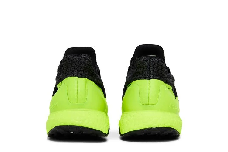 Кроссовки adidas UltraBoost 5.0 DNA 'Black Solar Yellow'