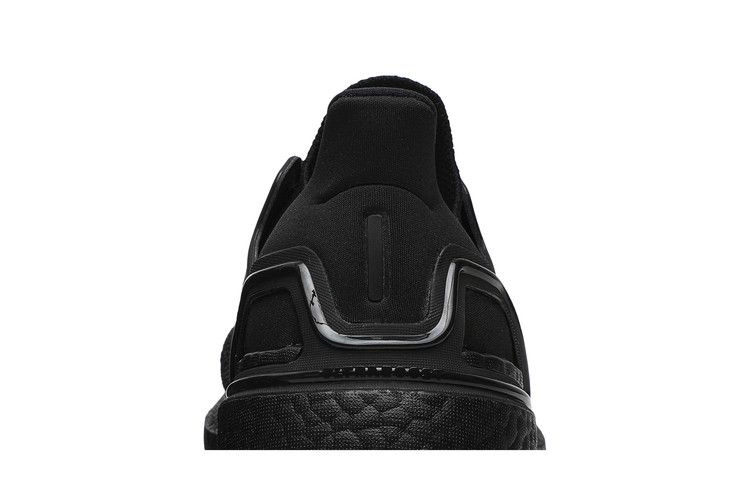 Кроссовки adidas Wmns UltraBoost 20 'Triple Black'
