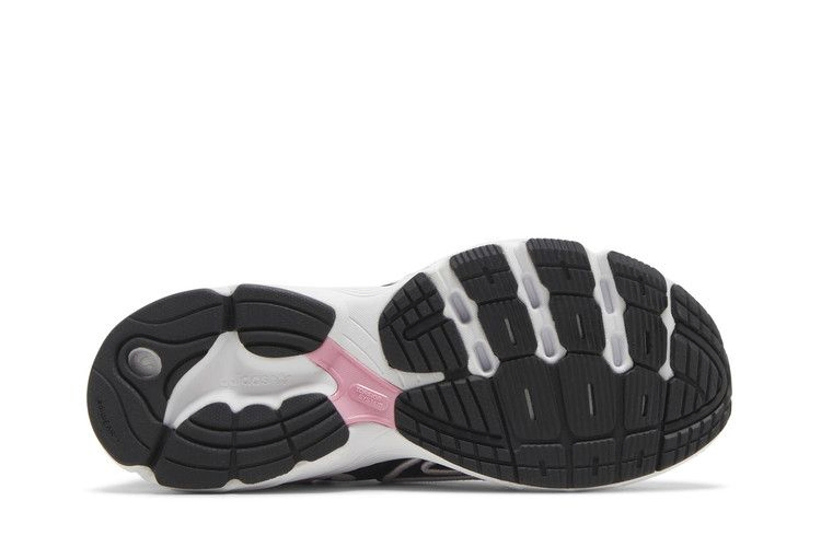 hello-kitty-x-wmns-astir-polka-dot-gw7166_03