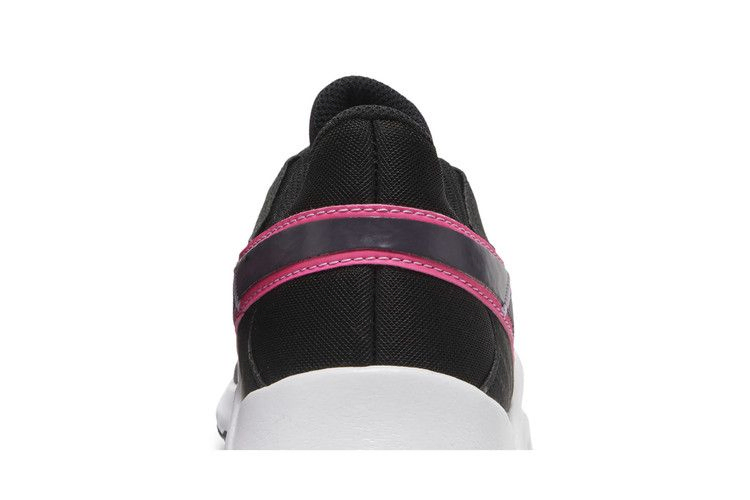Кроссовки Nike Wmns Legend Essential 2 'Black Hyper Pink'
