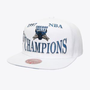 Mitchell-Ness-White-Chicago-Bulls-1997-NBA-Finals-Champions-Flipside-OG-Snapback-Hat-300x300