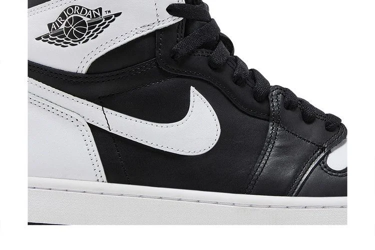Кроссовки Air Jordan 1 Retro High OG 'Black White 2.0'