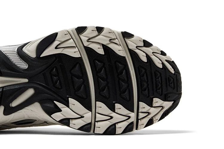 Krossovki-ASICS-Gel-Kahana-TR-V4-White-Black-4