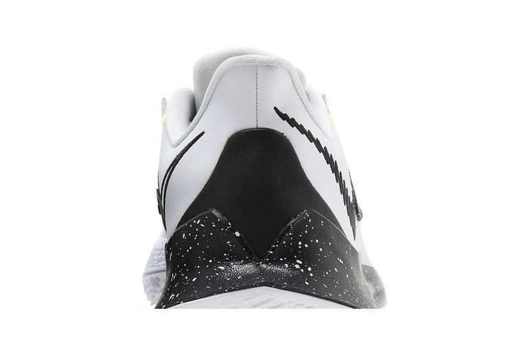 kyrie-low-3-team-white-black-cw6228-101_06