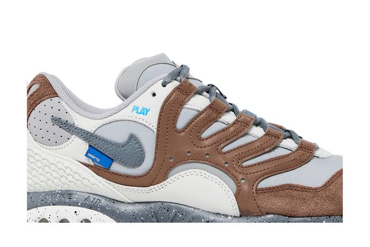 Кроссовки Undefeated x Nike Air Terra Humara 'Archaeo Brown'