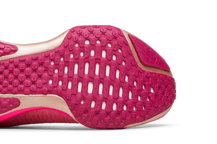Кроссовки Nike Wmns ZoomX Invincible 3 'Fierce Pink'