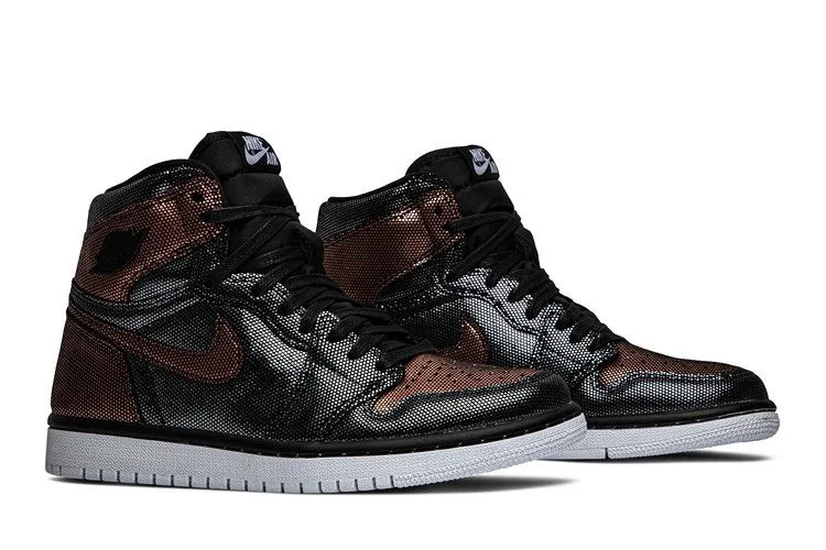 Krossovki-Wmns-Air-Jordan-1-Retro-High-OG-Fearless-7